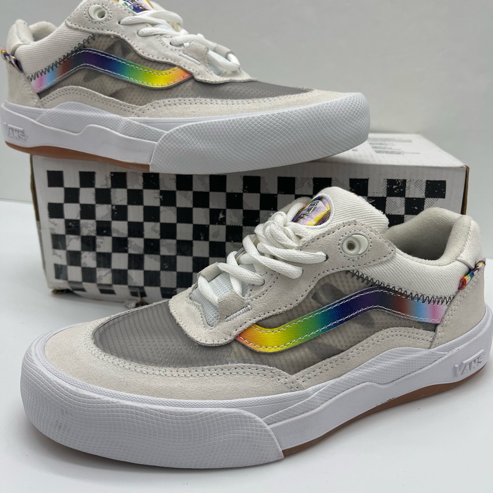 Vans Men’s Wayvee
2gether As Ourselves White 
VN0A5JIAE4E Sneakers
Rainbow Wave